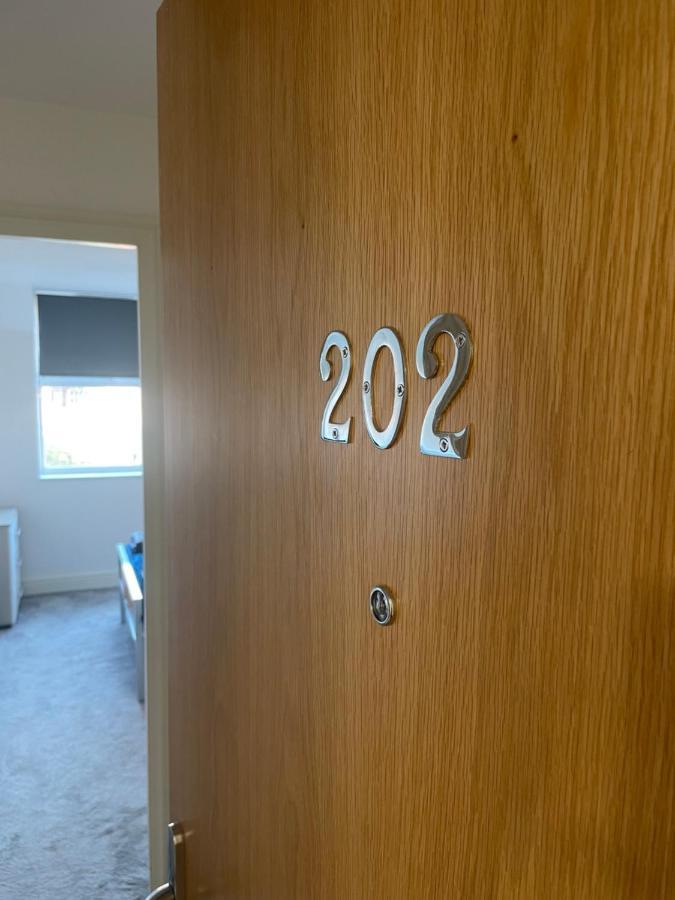 دربي #0202 One Bedroom Serviced Apartment-Free Parking المظهر الخارجي الصورة