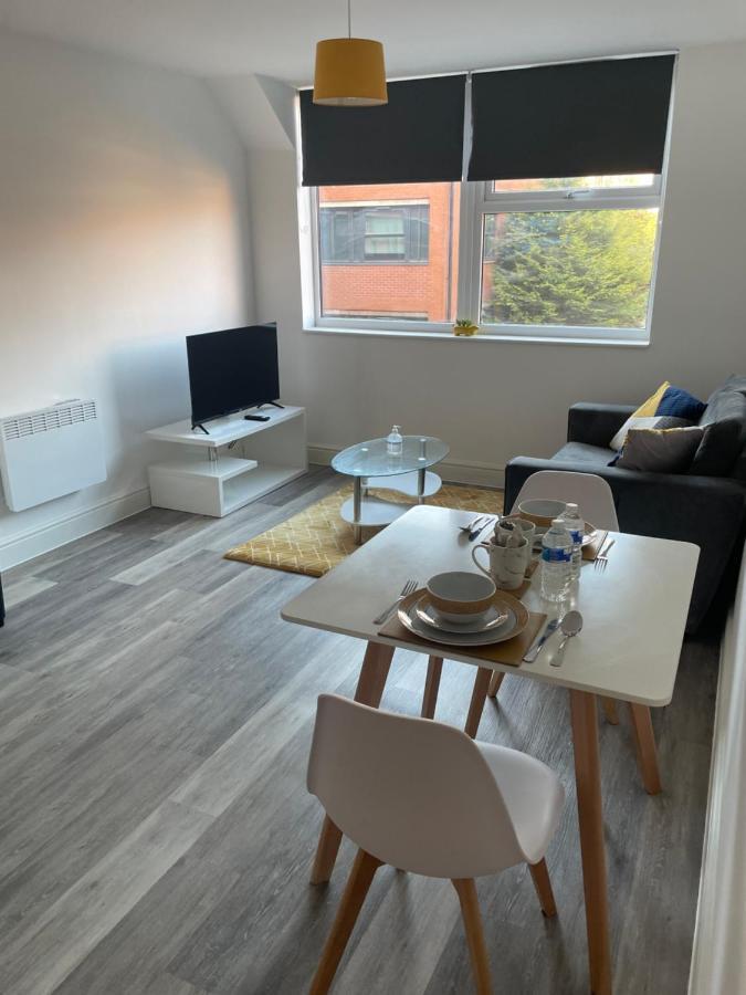 دربي #0202 One Bedroom Serviced Apartment-Free Parking المظهر الخارجي الصورة