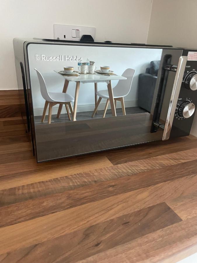 دربي #0202 One Bedroom Serviced Apartment-Free Parking المظهر الخارجي الصورة